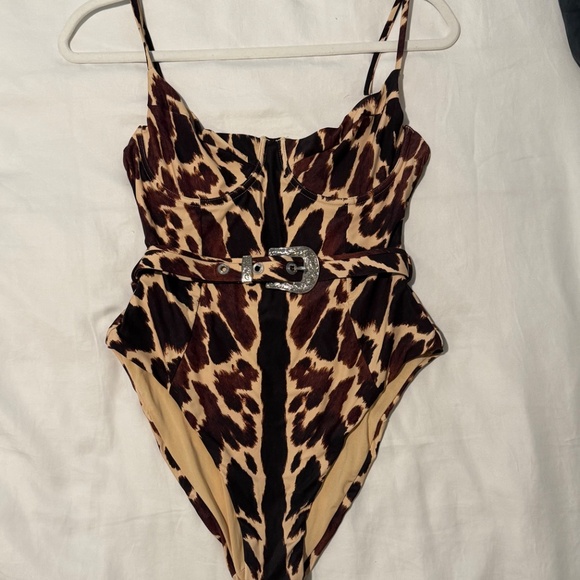 WeWoreWhat Danielle One Piece - Picture 4 of 4